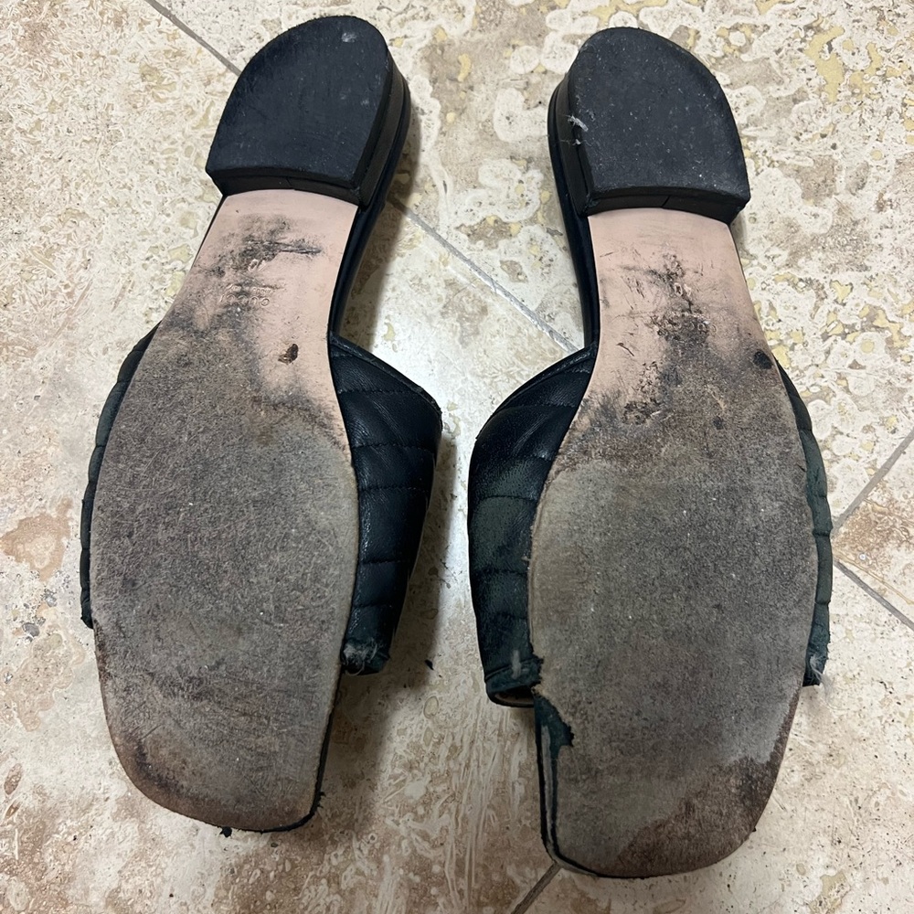 Gucci Black Quilted Slide Sandals with Gold Double G - Picture 2 of 3